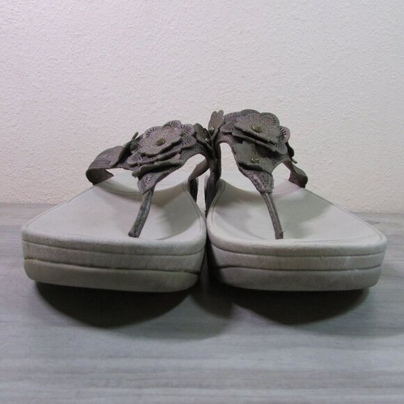 fitflop Women's Fiorella Floral Thong Flip Flop Sandal - Bronze - Picture 4 of 8